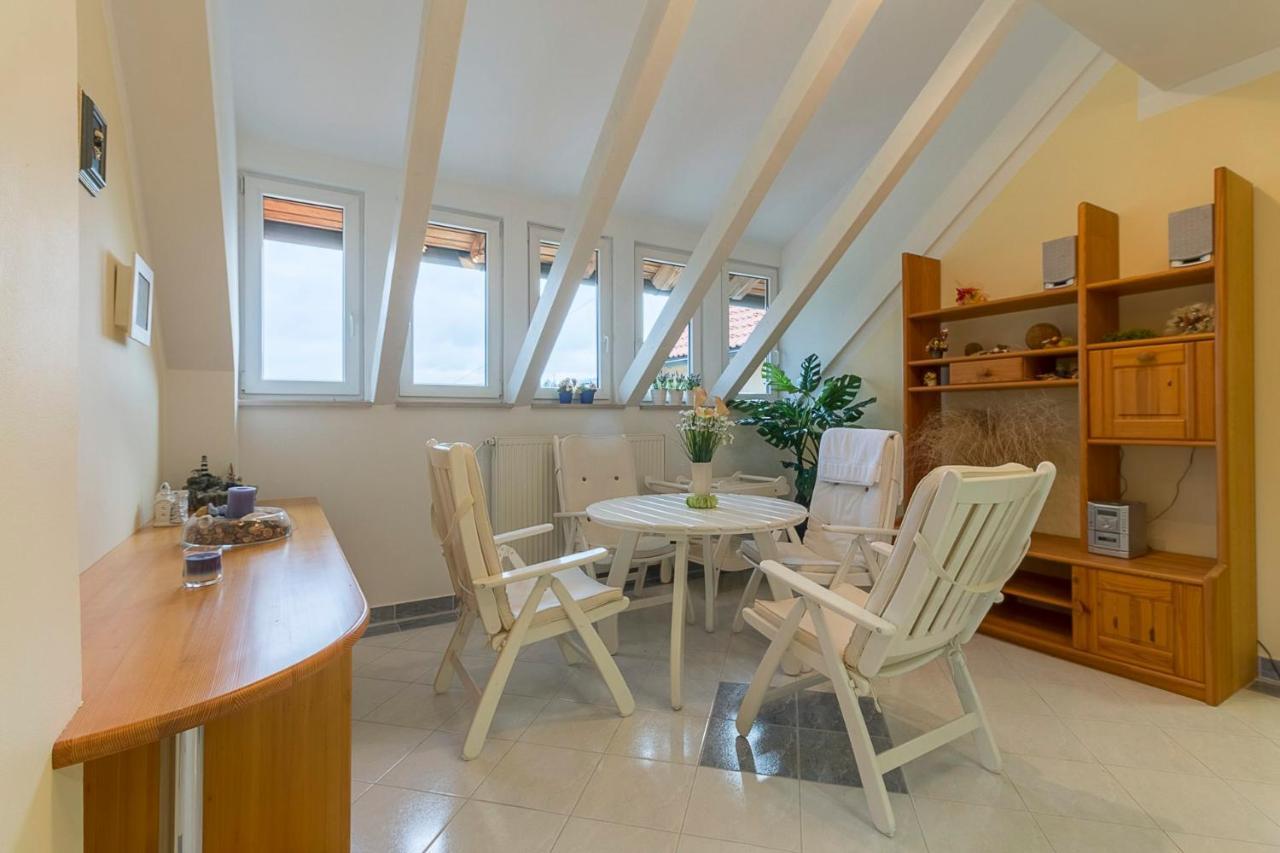 Apartments And Rooms Kod Eli Равна-ґора Екстер'єр фото